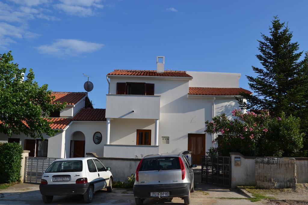 Apartments Cavae Romanae Medulin Exterior foto